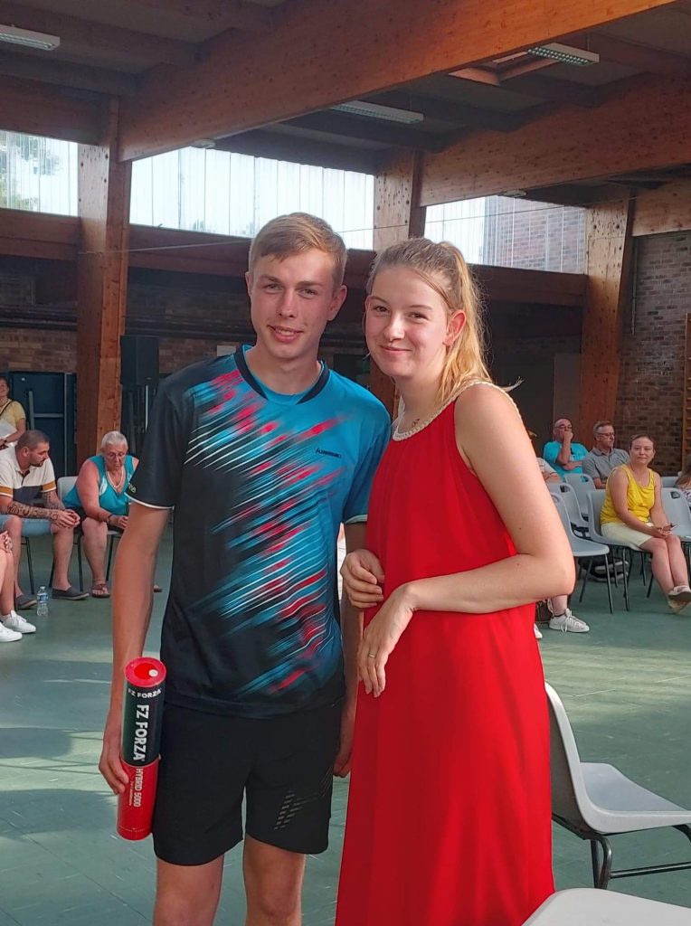 received_352304637031196